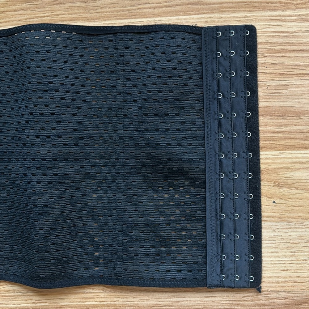 Black Waist Trainer ✨ - Picture 4 of 7